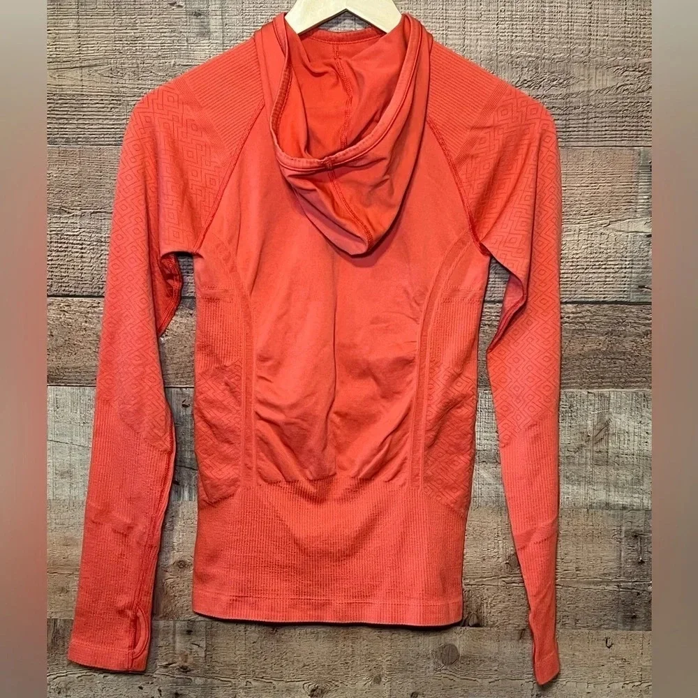 🌻 Athleta Tracker Hoodie in Cosmic Orange Women's size XS seamless activewear - Picture 2 of 8